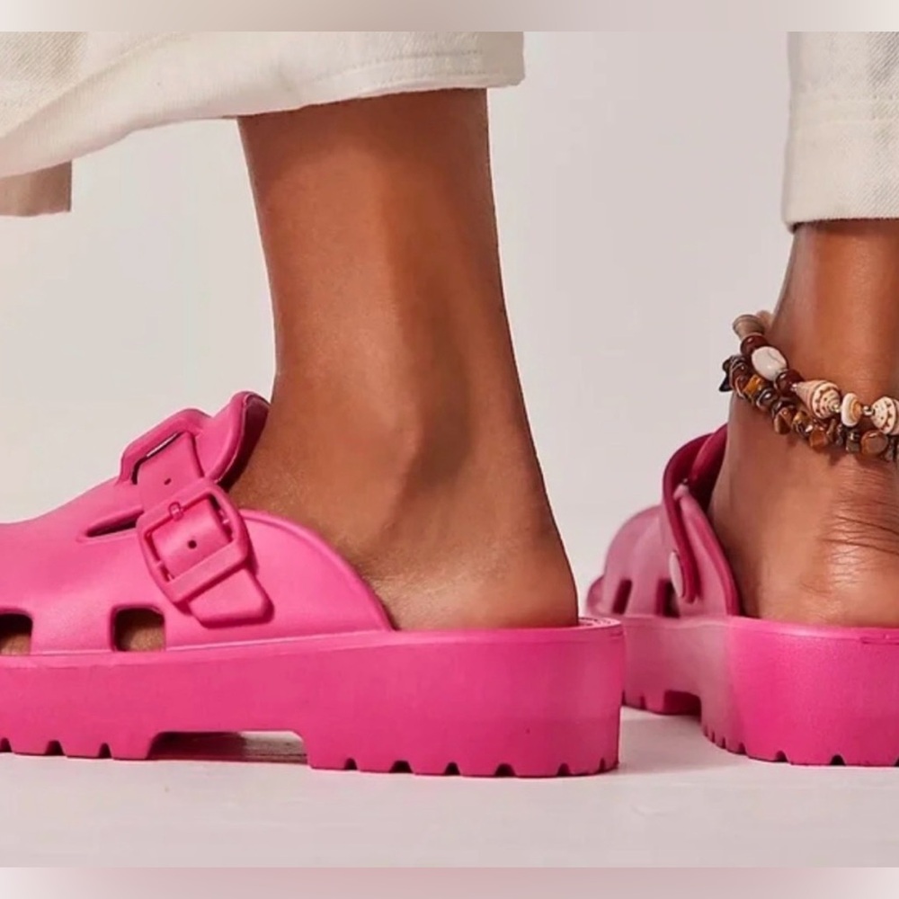 Free People Karlie Buckle Clog, size 38/7.5 Pink